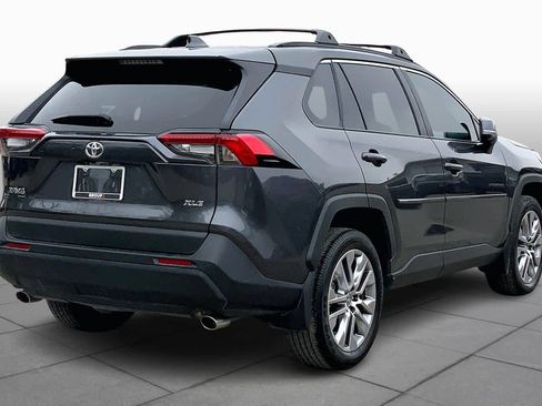 Used 2023 Toyota RAV4 XLE Premium image 12