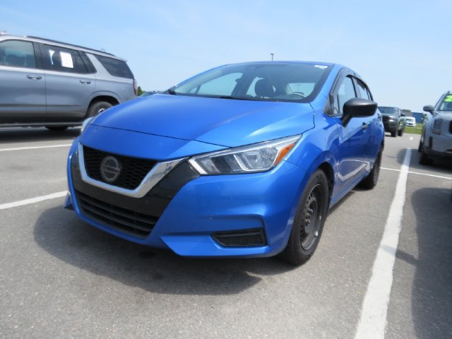 Used 2020 Nissan Versa S FWD image 3