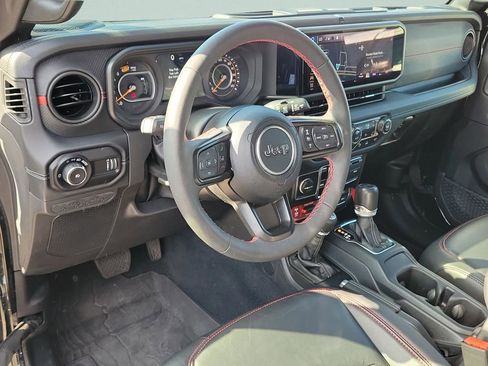 Used 2024 Jeep Wrangler Unlimited Rubicon image 24