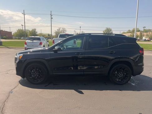 Used 2023 GMC Terrain SLE w/ Driver Convenience Package FWD image 1