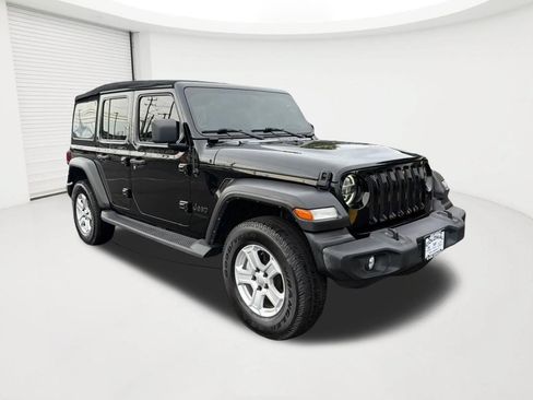 Used 2022 Jeep Wrangler Unlimited Sport AWD/4WD image 3