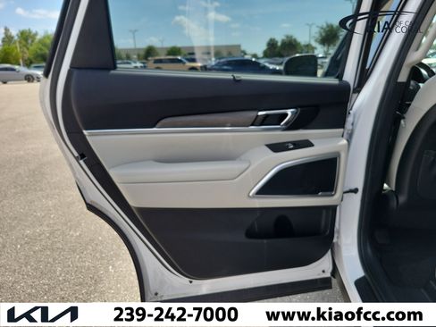 Certified 2022 Kia Telluride EX w/ EX Premium Package FWD image 15