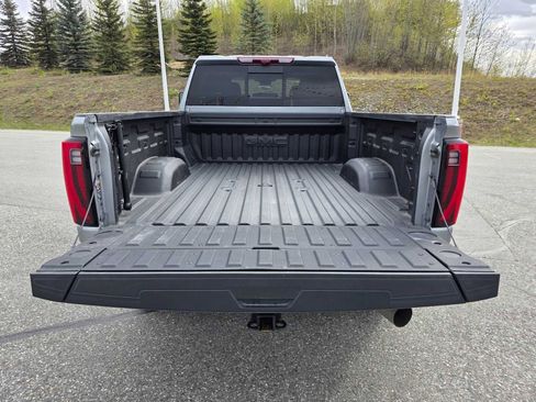 Used 2025 GMC Sierra 3500 Denali w/ Denali Reserve Package AWD/4WD image 13