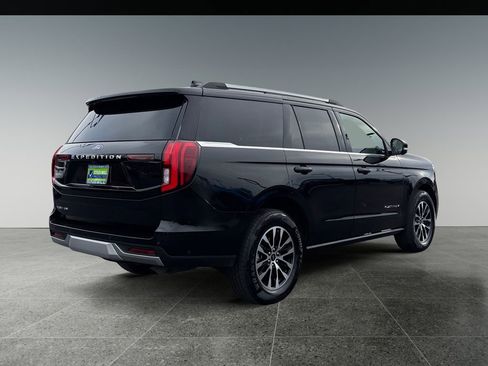 Used 2025 Ford Expedition Platinum AWD/4WD image 7