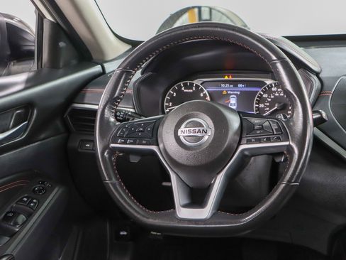 Used 2022 Nissan Altima 2.5 SR w/ Midnight Edition Package FWD image 12