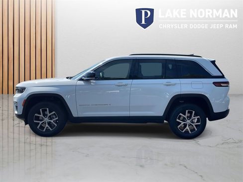New 2025 Jeep Grand Cherokee Limited w/ Luxury Tech Group II image 6