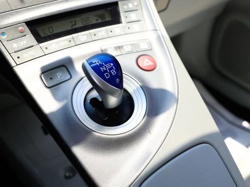 Used 2015 Toyota Prius Four image 38