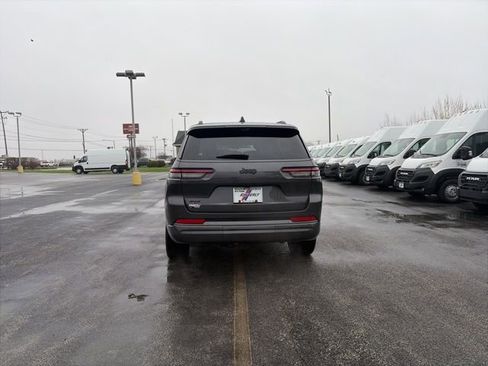 New 2026 Jeep Grand Cherokee L Limited AWD/4WD image 4