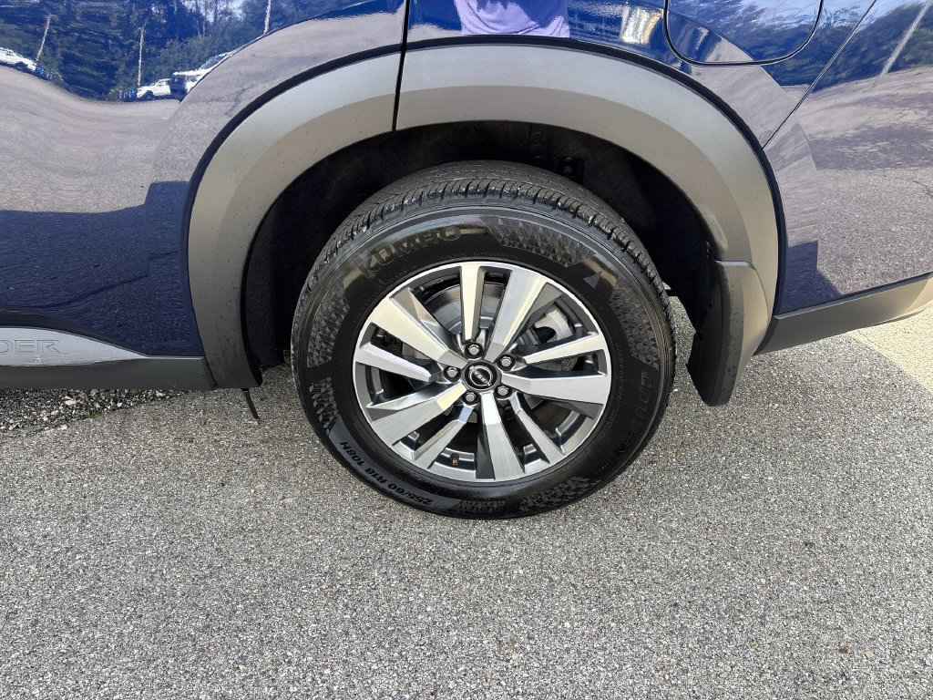 Certified 2025 Nissan Pathfinder SL AWD/4WD image 15