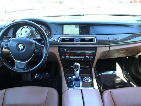 Used 2012 BMW 740i image 11