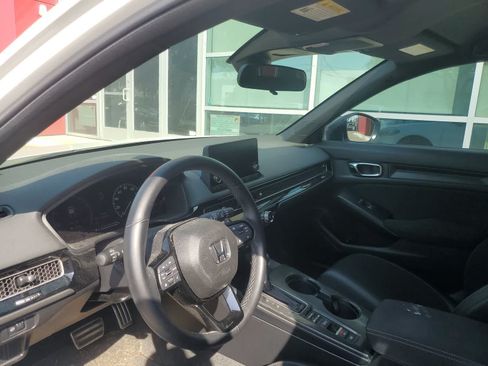 Used 2024 Honda Civic Sport image 2