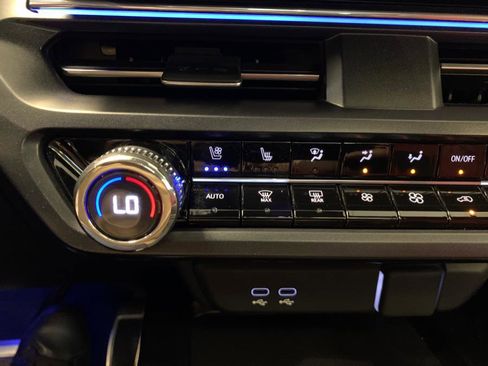 Used 2024 Acura ZDX A-Spec image 39