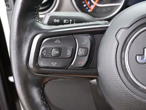 Used 2021 Jeep Gladiator Sport AWD/4WD image 17