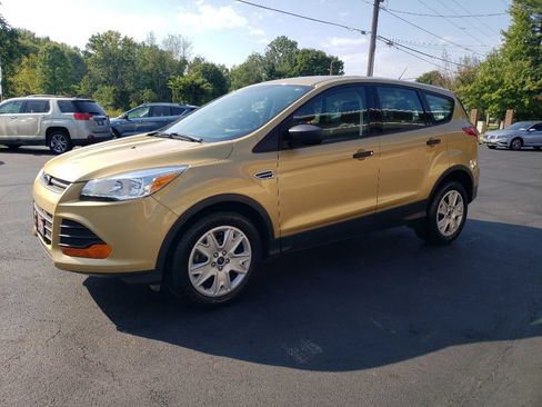 Used 2014 Ford Escape S FWD image 3