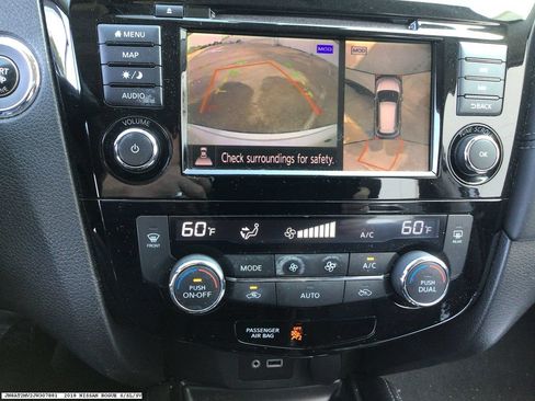 Used 2018 Nissan Rogue SL w/ Premium Package AWD/4WD image 17