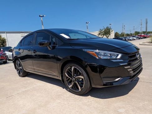 New 2025 Nissan Versa SR w/ Trunk Package image 2