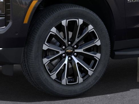 New 2025 Chevrolet Suburban High Country image 9