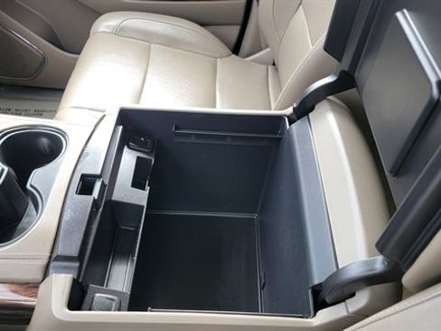 Used 2017 GMC Yukon SLT w/ Open Road Package image 41