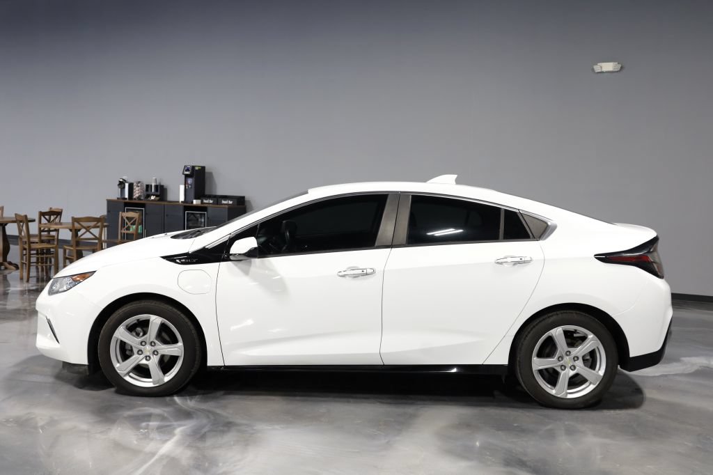Used 2018 Chevrolet Volt LT w/ Comfort Package FWD image 4