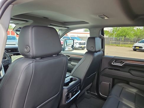 New 2026 GMC Sierra 2500 Denali w/ Denali Reserve Package image 9
