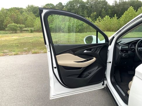 Used 2019 Buick Envision Essence image 16