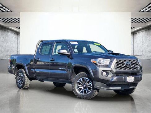 Used 2022 Toyota Tacoma TRD Sport AWD/4WD image 2
