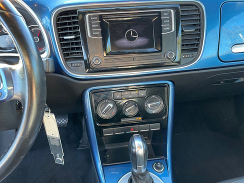 Used 2018 Volkswagen Beetle 2.0T S FWD image 13