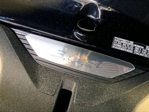 Used 2024 Porsche 911 Carrera S image 33