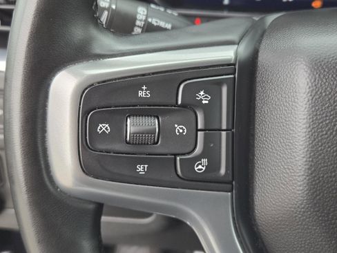 Used 2023 Chevrolet Suburban Premier image 19