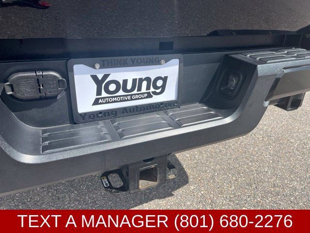 Used 2025 Toyota Tacoma SR5 AWD/4WD image 12