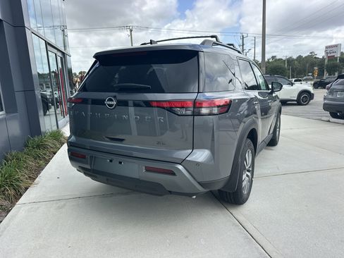 New 2026 Nissan Pathfinder SL FWD image 4