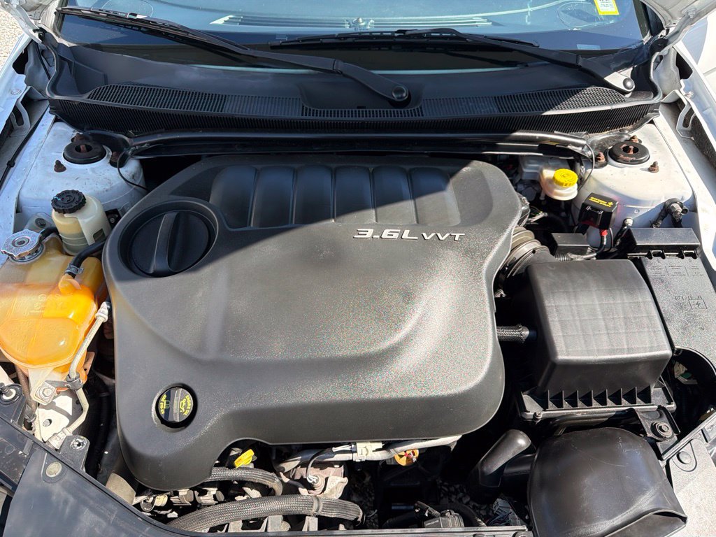 Used 2013 Chrysler 200 Limited FWD image 30