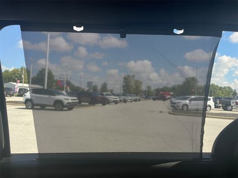 Used 2019 Chrysler Pacifica Touring-L Plus image 48