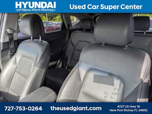 Used 2017 Hyundai Tucson SE Plus AWD/4WD image 3