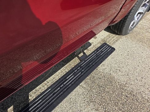 Used 2024 RAM 1500 Laramie image 12