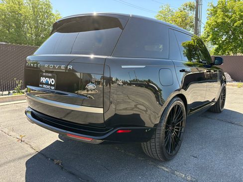 Used 2023 Land Rover Range Rover Long Wheelbase SE AWD/4WD image 4