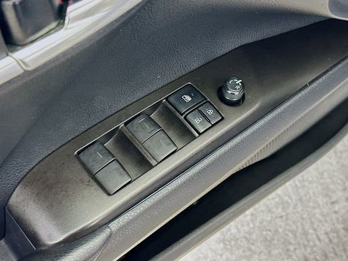 Used 2021 Toyota Camry SE image 21