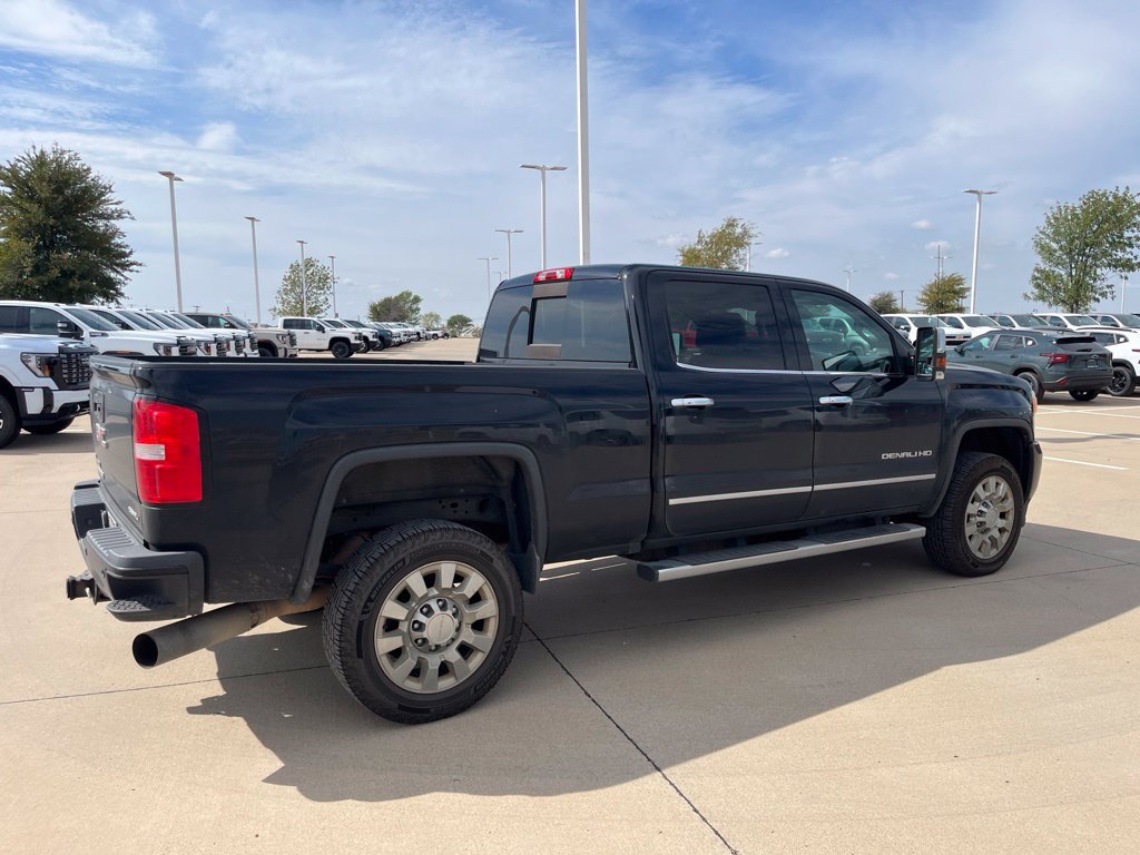 Used 2016 GMC Sierra 2500 Denali w/ Duramax Plus Package AWD/4WD image 5