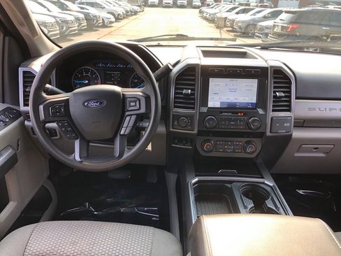 Used 2020 Ford F350 XLT w/ XLT Premium Package image 16