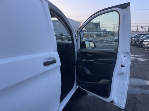 Used 2018 Mercedes-Benz Metris image 8