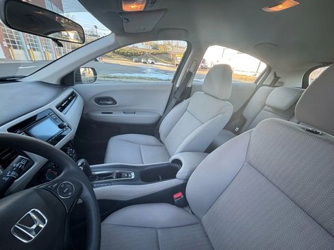 Used 2016 Honda HR-V LX image 17