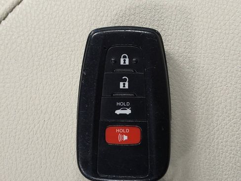Used 2019 Toyota Camry XLE w/ Driver Assist Package FWD image 32