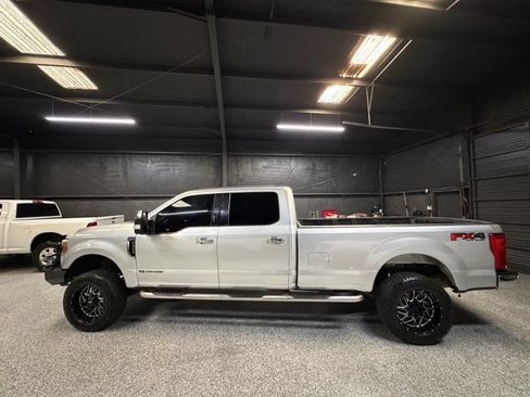 Used 2019 Ford F350 XLT w/ XLT Premium Package AWD/4WD image 8