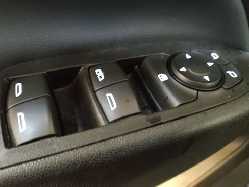 Used 2020 Chevrolet Equinox LT image 27