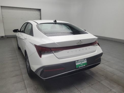 Used 2024 Hyundai Elantra SEL FWD image 5