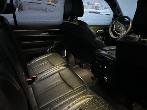 Used 2024 Jeep Wagoneer L Series II w/ Flexible Seating Group image 7