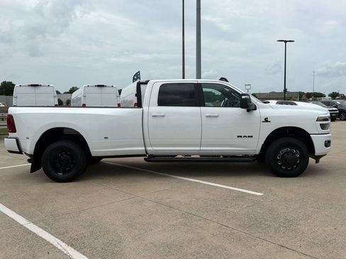 New 2026 RAM 3500 Laramie AWD/4WD image 8