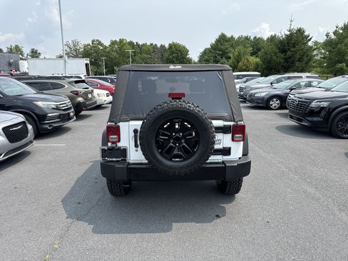 Used 2017 Jeep Wrangler Sport AWD/4WD image 25