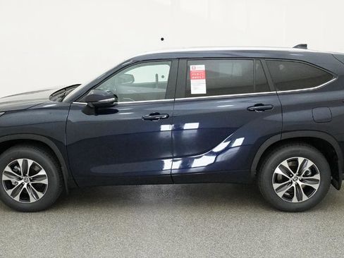 New 2026 Toyota Highlander XLE image 39