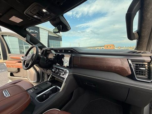 Used 2025 GMC Sierra 2500 Denali Ultimate image 22